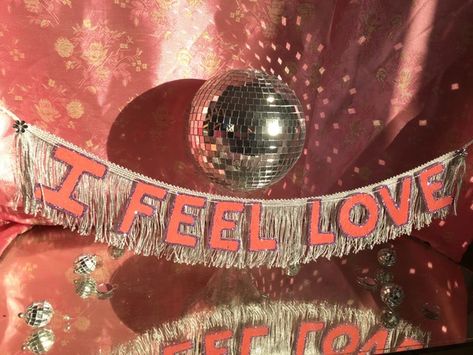 Fringed Wall Art, Donna Summers, Engagement Party Banners, Fringe Banner, Look Disco, Fringe Wall, Flower Sequins, Disco Birthday Party, Art Disco