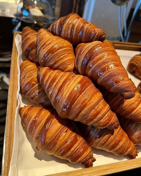 Crossiant Aesthetic, Croissant Party, Croissant Aesthetic, My Toxic Trait, Messy Aesthetic, Easy Snack Recipes, Food Is Fuel, Unhealthy Food, On My Own