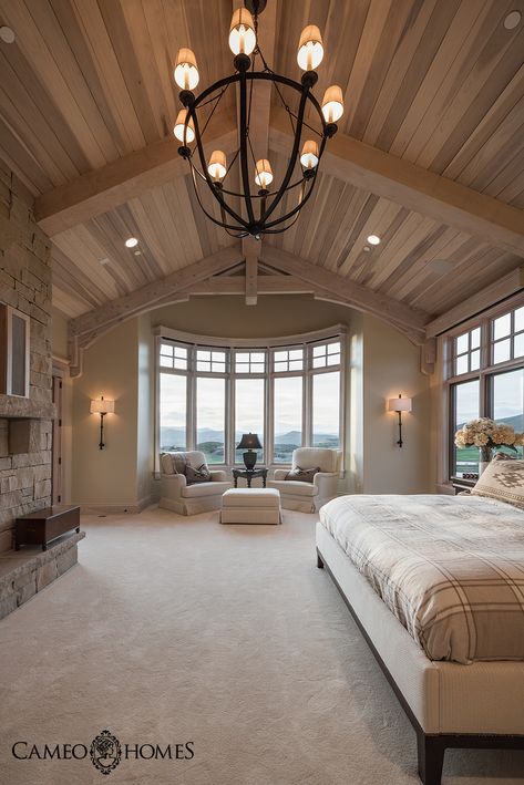 Master Bedrooms With Door To Outside, Country Style Master Room, Modern Rustic Luxury Bedroom, Big Master Bedrooms Ideas, Barndominiums That Look Like Houses, Esthetic House Decor, Lake House Interior Bedroom, Fireplaces In Master Bedrooms, Nice Master Bedrooms