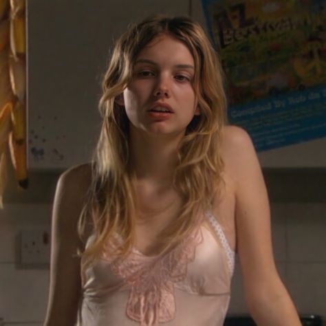 Cassie Skins, Hannah Murray, Skin Aesthetics, Manic Pixie Dream Girl, Skins Uk, Just Girly Things, Serie Tv, Pretty People, Beautiful People