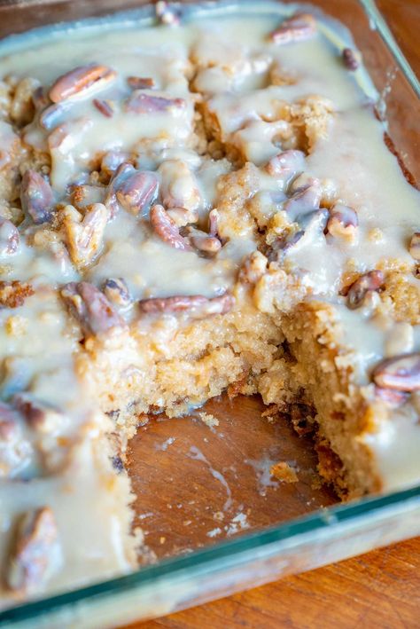 Pecan Poke Cake, Pecan Praline Poke Cake, Butter Pecan Praline Poke Cake, Praline Poke Cake, Pecan Frosting, Coconut Pecan Frosting, Pecan Praline, Butter Pecan Cake, Coconut Frosting