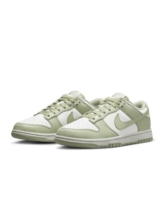 Nike 80s Shoes, Fall Nike Dunks, Nike Low Dunks Women, Nike Shoes Green, Green Nike Dunks, Womens Nike Dunks, Green Nike Dunks Outfit, Nike Dunk Low Olive Green, Light Green Dunks