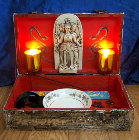 A shrine for worshiping your deities can be very beneficial in helping you connect, but not everyone can just set up a permanent shrine. You don't have to-- here's how to make one that packs away. Shrine Ideas, Portable Altar, Shrines Box, Pagan Festivals, Mini Altar, Wiccan Crafts, Pagan Crafts, Witches Altar, Wiccan Altar