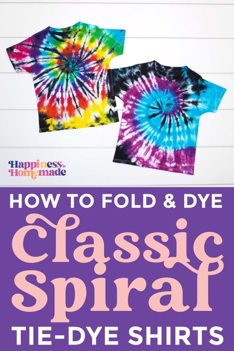 Evergreen Crafts, Tie Dye Patterns Spiral, Tie Dye Steps, Easy Diy Tie Dye, Tie Dye Folding Techniques, Tye Dye Patterns, Diy Tie Dye Techniques, Tie Dye Patterns Diy, Diy Tie Dye Shirts