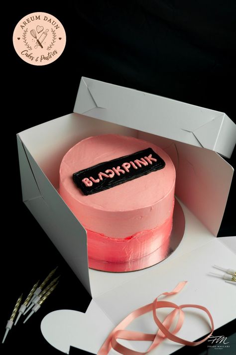 Korean inspired Cake by Areum Daun Cakes and Pastries Blackpink Cakes Birthday, Blackpink Cake Ideas, Blackpink Cake Design, Korean Inspired Cake, Blackpink Food, Blackpink Cake, Minimalist Cake, Bts Cake, Butterfly Birthday Cakes