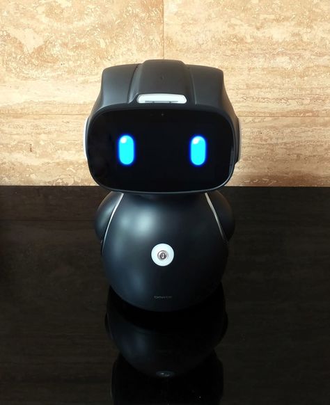 Amazon Alexa is now a small home robot thanks to Omate | Engadget Alexa Robot, Astronaut Wallpaper, How To Become Smarter, Smart Robot, Tech Innovation, Cute Face, Voice Assistant, Robot Design, Robot Art