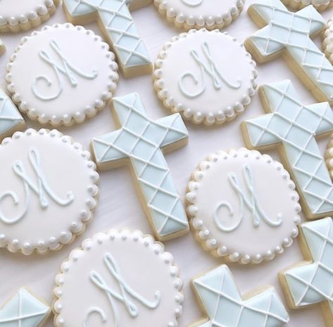 Baby Dedication Cookies, Dedication Cookies, Christening Cookies, Baby Dedication, Baptism Cake, Iced Cookies, Cookie Ideas, Icing Cookies, First Holy Communion