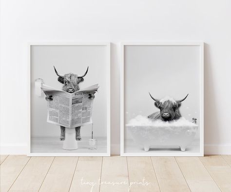 Cow Wall Art Bathroom, Bathroom Cow Decor, Animals In Bathtub Art, Cow House Decor, Western Kids Bathroom, Highland Cow Art Living Room, Highland Cow Bathroom Ideas, Cow Pictures Decor Living Room, Cow Themed Bathroom