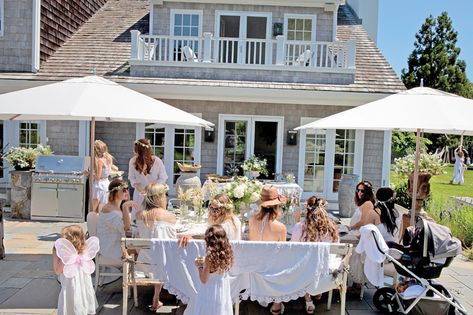 At Home with LoveShackFancy's Rebecca Hessel Cohen in Sagaponack - http://fashionweekdaily.com/at-home-with-loveshackfancys-rebecca-hessel-cohen-in-sagaponack/#utm_sguid=153444,c49731db-623f-3cc0-f31e-e5e3dffa45e4 Rebecca Cohen House, Rebecca Hessel Cohen Home, Love Shack Fancy Dinner Party, Rebecca Hessel, Rapunzel Outfit, Costal Granddaughter, Fancy Dinner Party, Love Shack Fancy, Hamptons House