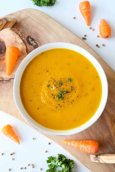 Soup Benefits, Soup Recipe Healthy, Roasted Carrot Soup, Carrot And Coriander Soup, Soup Maker Recipes, Coriander Soup, Carrot Soup Recipes, Pot Recipes Healthy, Soup Healthy