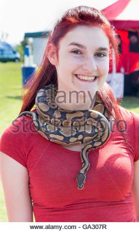 Young woman wearing a live snake like a necklace around her neck - Stock Photo Snake Around Neck, Neck Drawing, Snake Art, Beautiful Snakes, A Necklace, Digital Art Tutorial, Drawing Poses, Young Woman, Running Shoes For Men