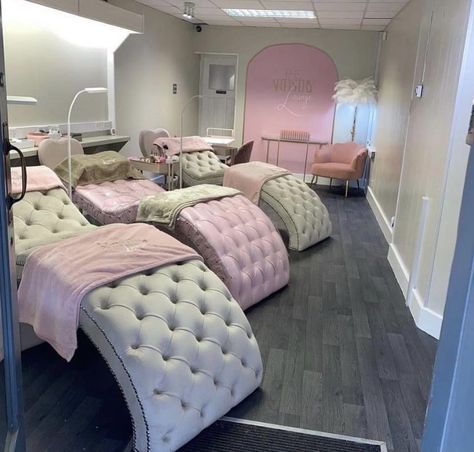 Nail And Lash Room Ideas, Pink Lash Room, Lash Rooms, Beauty Room Ideas, Lash Room Ideas, Lash Brand, Beauty Room Salon, Esthetician Room Decor, Spa Room Decor