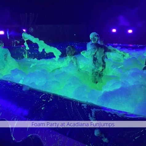 Glow In the dark foam party rentals only at Acadiana Fun Jumps. Outdoors Crafts, Neon Pool Parties, Foam Pit, Trampoline Party, Glow In Dark Party, Neon Birthday Party, Diy Glow, Birthday Party Snacks, Party Swimming Pool