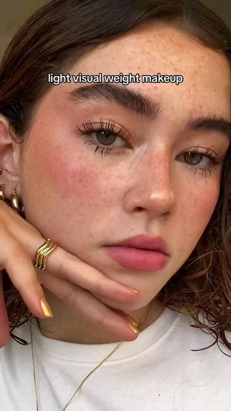 Light visual weight makeup 💄 🤍 @gladys_romeron Makeup On Freckled Skin, Makeup For Fair Skin, Maquillaje Glowy, Freckled Skin, Indian Skin Makeup, Makeup Tiktok, Fair Skin Makeup, Freckles Makeup, Simple Everyday Makeup