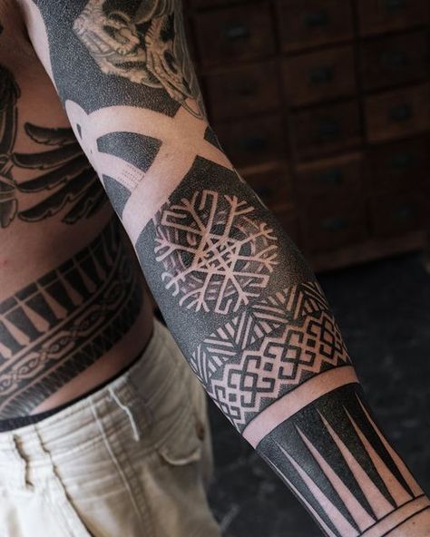 Peter Oakmund on Instagram: "The Berserkers Armour - Part 2⁠ ⁠ This arm piece was part extension and part cover-up, including some intricate dotwork, knotwork elements, intricate Bindrunes and different patterns, presented as bands around the arm. ⁠ ⁠ If you're interested in this massive full-body piece, I'd suggest going to the tattoo section of our website and watching the video there. It's interesting to see how this whole thing came together. The video is pretty light-hearted and comedic, an Norse Tattoo, Nordic Tattoo, Tattoo Black, Pretty Lights, Get A Tattoo, Different Patterns, Black Tattoos, Runes, Blackwork