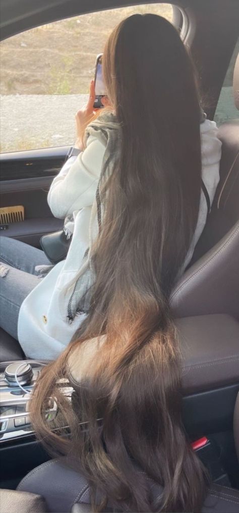 Extremely Long Hair Hairstyles, Super Long Brown Hair, Pretty Long Hair, Russian Hairstyles, Long Hair Inspo, Long Hair Brown, Hair Motivation, Long Shiny Hair, Extremely Long Hair