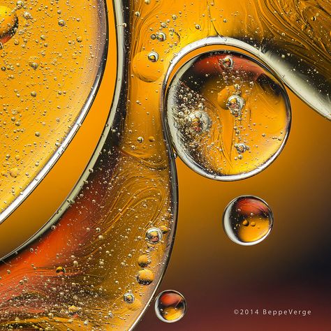 Oil & Water, Macro photography of a few drops of oil on water, no photoshop. Phography Ideas, Macro Fotografia, Macro Photography Tips, Foto Macro, Photo Macro, Water Abstract, Wanderlust Photography, Macro Shots, Close Up Photography