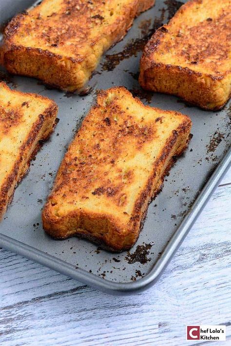 Cinnamon Butter Toast, Cinnamon And Sugar Toast, Delicious French Toast Recipe, Oven Baked French Toast, Oven French Toast, Cinnamon Sugar Toast, Vanilla French Toast, French Toast Bake Recipe, Delicious French Toast