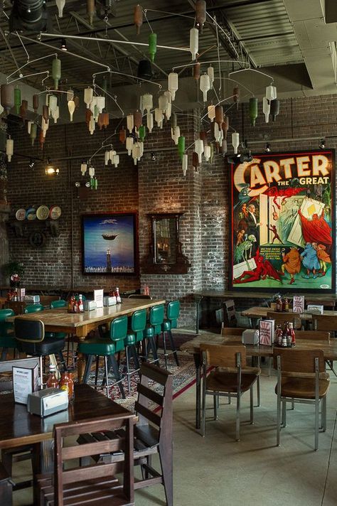 Eclectic Cafe, Restaurants Interior, Cafe Inspiration, Bar Deco, Pub Interior, Decoration Restaurant, Bar Inspiration, Retro Cafe, Cafe Furniture