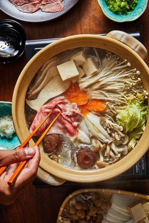 Essen, Japanese Hot Pot Shabu Shabu, Shabu Shabu Photography, Nabemono Recipe, Hot Pot At Home Easy Recipes, Shabu Shabu Aesthetic, Japanese Shabu Shabu, Shabu Shabu Recipe, Japanese Hot Pot