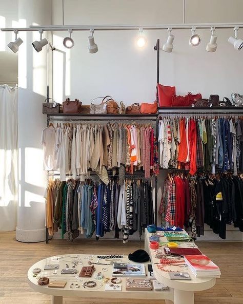 20+ Vintage Clothing Stores to Shop at in Metro Detroit | Fashion | seenthemagazine.com Clothing Stores To Shop At, Small Clothing Store Interior, Stores To Shop At, Vintage Store Ideas, Detroit Fashion, Clothing Store Displays, Clothing Store Interior, Vinyl Store, Thrift Store Decor