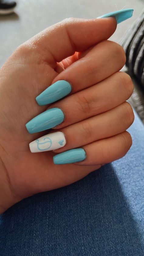 Short Acrylic Nails Designs With Initial, Light Blue Nails With Initial On It, Acrylic Nails With Bf Initials Blue, Light Blue Acrylic Nails With Initial, Navy Blue Nails With Initials, Blue Acrylic Nails With Initials On Them, Boyfriend Initial Nails Blue, Blue Nails With Initials Acrylic, Nail Ideas With Bf Initials