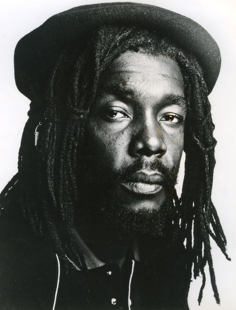 Peter Tosh Happy Birthday Peter, Johnny Be Good, Marley Family, Famous Legends, Peter Tosh, Reggae Artists, Jamaican Music, The Wailers, Reggae Music