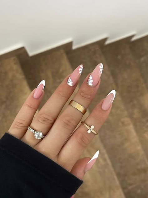 Nails Inspiration White Tip, Fancy French Tips Nails, White Flower Nail Art Floral Design, White Frenchies With Flowers Nails, White Floral French Tip Nails, French Nail Flower, Fancy French Nails Design, Nail Ideas Flowers Floral Design, French Nails Flower Design