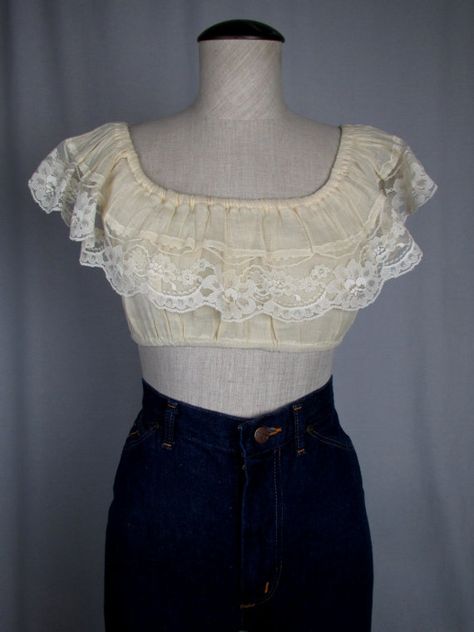 Vintage 70s Cream Off White Peasant Crop Top by ThrowbackRack Vintage White Crop Top, Wyoming Trip, Peasant Crop Top, 70s Tops, 70s Outfits, Bohemian Festival, Vintage Crop Tops, Mexican Style, Blouse Outfit