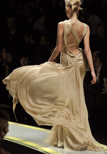 Nude Gown, Versace Gown, Chanel Couture, Poses References, Simple Beauty, Gorgeous Gowns, Beautiful Gowns, Couture Dresses, A Dress