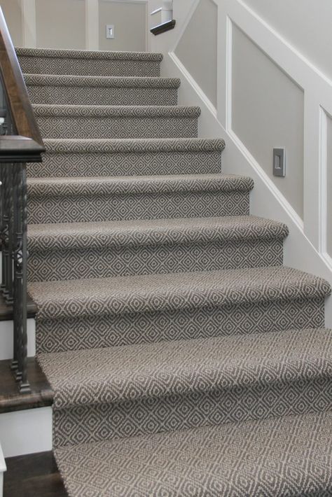 Grey and White Patterned Carpeted Staircase Pattern Carpet On Stairs, Carpet Steps, Carpeted Staircase, Staircase Carpet, Stairway Carpet, Patterned Stair Carpet, Landing Decor, Stairs Carpet, Carpet Staircase