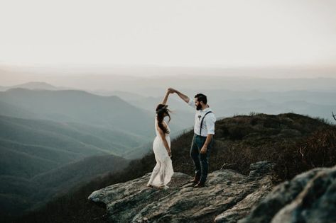 Elopment Ideas, Craggy Gardens, Mountain Engagement Photos, Nc Mountains, Asheville Wedding, North Carolina Mountains, Mountain Photos, Wedding Photography Tips, Blue Ridge Parkway