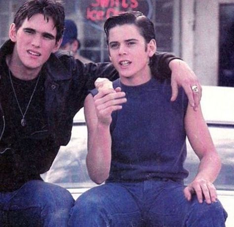 Ponyboy Curtis Wattpad, Outsiders Wattpad, Socs The Outsiders Outfits, The Outsiders Ponyboy, Tommy Howell, Ponyboy Curtis, Thomas Howell, Johnny Cade, Outsiders Movie