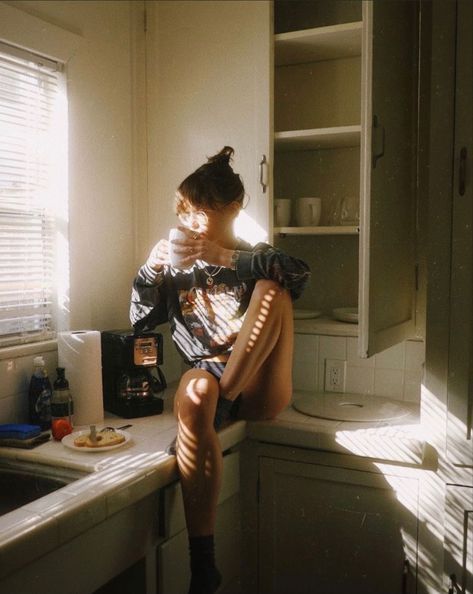 Kitchen Photoshoot, Lingerielook Photoshoot, Whimsical Photoshoot, Mind Over Body, Film Inspiration, Best Photo Poses, Photoshoot Concept, Portrait Poses, Instagram Inspo