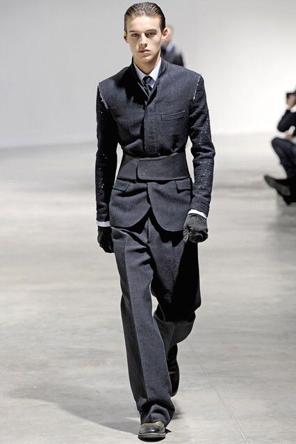 Lanvin AW10 Black Combat Boots Outfit, Lanvin Menswear, Burberry Suit, Hot Suit, Combat Boot Outfit, Charles James, Menswear Runway, Masculine Style, Fancy Pants