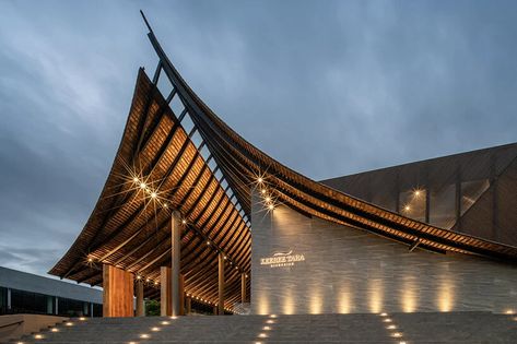 Flying Buttress Modern, Native American Architecture, Keereetara Restaurant, Roof Design Architecture, Curved Roof Design, Roof Design Ideas, Dynamic Architecture, Detail Arsitektur, Canopy Architecture