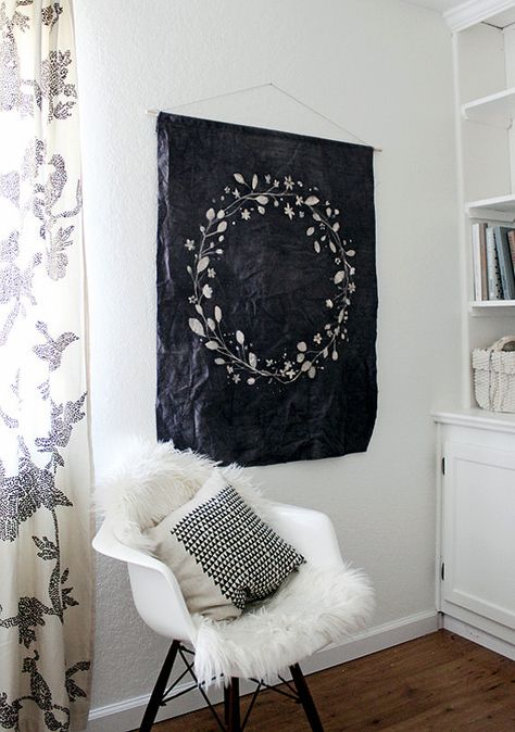 DIY Batik Dyed Wall Tapestry Easy Diy Wall Hanging, Drop Cloth Projects, Big Blank Wall, Diy Tapestry, Canvas Drop Cloths, Folding Origami, Decor Ikea, Wall Hanging Diy, Drop Cloth