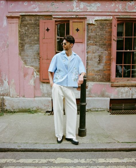 leanin n’ dreamin 🛋️ European Summer Men, Pastel Outfit Men, Pastel Outfits Aesthetic, Guys Fashion Casual, Community Design, Italian Summer Outfits, Mens Smart Casual Outfits, Guys Fits, Mens Photoshoot Poses