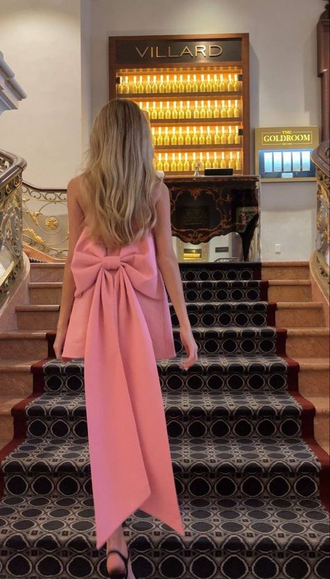 Pink Bow Dresses, Classy Birthday Dinner Outfit, Elegant Pink Outfit, Classy Birthday Dinner, Bow Dresses Women, 18th Birthday Dress Ideas, Birthday Party Dresses For Women, Classy Pink Dress, Birthday Dinner Outfit Ideas