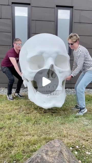 MP Gautheron | This is how I made a VERY big skull with @owlabproject ⭐️  Printed with @elegoo With polysonic PLA pro by @polymaker_3d | Instagram 3d Printed Skull, Skull Diy, Cool Sculptures, Diy Halloween Props Outdoor, 3d Printed Stuff, Diy Skull Decor, Skull Furniture, Giant Skeleton, Foam Props