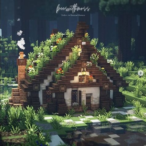 Aesthetic Minecraft Ideas To Build, Minecraft House In Dark Oak Forest, Minecraft Small Cottagecore House, Witches Cottage Minecraft, Small Witch Hut Minecraft, Stone Cottage Minecraft, Minecraft Fairytale Village, Aesthetic Mc House, Minecraft Building Inspo Aesthetic