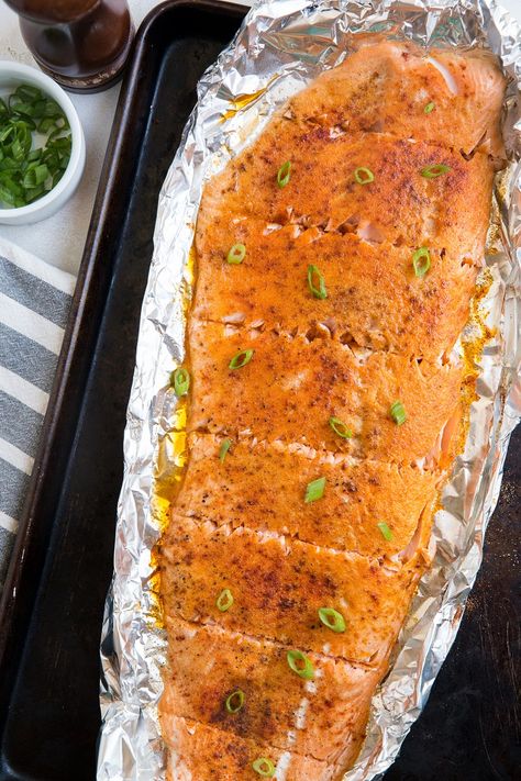 Smoked Salmon On Grill, Smoked Salmon On Big Green Egg, Salmon In Pellet Smoker, Salmon In The Smoker Recipes, Salmon On Traeger Smoker, Salmon In A Smoker, Smoked Salmon Marinade Recipes, Trager Smoker Salmon, Salmon In Smoker Recipe