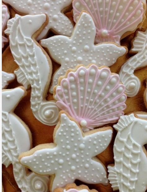 Cool Food Ideas, Coconut Party, Sea Biscuits, Beach Bday, 4de Verjaardag, Sarasota Beach, Mermaid Cookies, Beach Cookies, Ocean Birthday