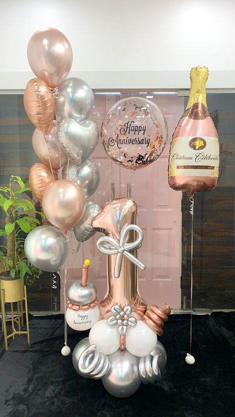 Ballon Decoration For Anniversary, Anniversary Balloons Ideas, Gold Balloons Decorations, Lily Pebbles, Ideas Aniversario, Anniversary Congratulations, Parents Anniversary, Balloon Ideas, Balloon Arrangements