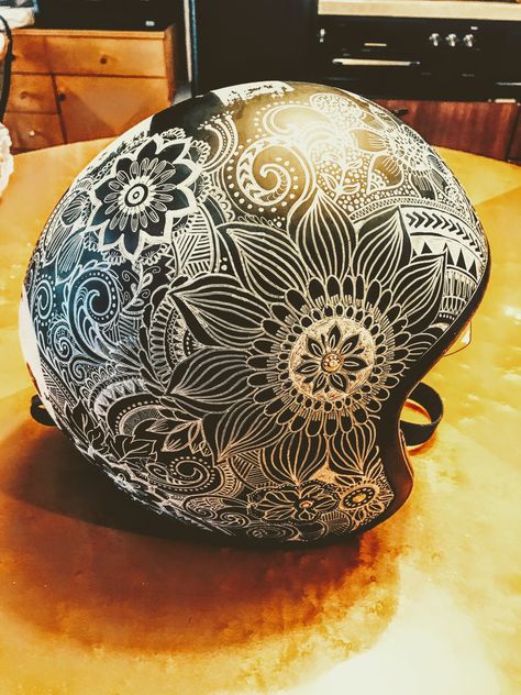 Helmet design Motorbike Helmet Design, Painting On Helmet, Hand Painted Motorcycle Helmets, Painted Helmet Ideas, Diy Helmet Design, Helmet Design Paint, Painted Motorcycle Helmets, Custom Helmet Paint, Motorcycle Helmets Art