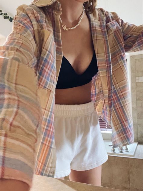 White Flannel Outfit Summer, Flannel Shirt With Shorts, Summer Outfits With Flannels, Jean Shorts And Sweatshirt Outfit, Summer Outfits Flannel, Flannel Outfits Shorts, Cute Flannel Outfits Summer, Sweat Shorts Aesthetic, Nike Sweat Shorts Outfit