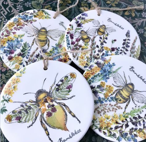 Pretty handcrafted air dry clay plaques with a decoupage design of bees and wildflowers #decoupage #decoupageart #bees #wildflowers #claycraft #airdryclay Decoupage On Air Dry Clay, Secret Garden Door, Clay Decorations, Clay Recipe, Air Clay, Clay House, Convention Gifts, Decoupage Ideas, Decoupage Diy