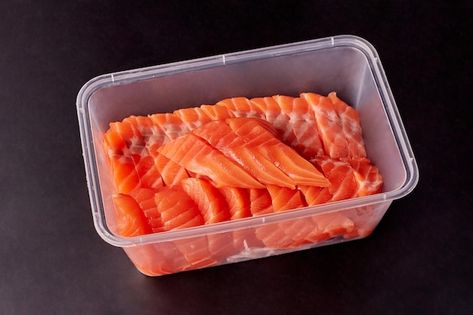 Sliced fresh salmon prepared and arrange... | Premium Photo #Freepik #photo #salmon-sashimi #salmon #fish-meat #fish-fillet Salmon Sashimi, Fresh Salmon, Packaging Food, Salmon Fish, Food Box, Fish Fillet, Recipe Box, Clear Plastic, Premium Photo