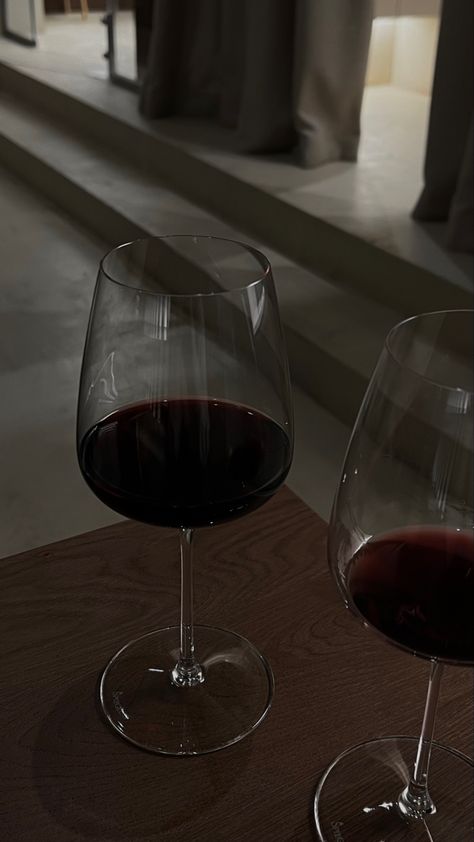 Cabernet Aesthetic, Wein Aesthetic, Wine Aesthetic Wallpaper, Wine Asethic, Wine Aesthetic Dark, Drinking Wine Aesthetic, Wine Night Aesthetic, Wine Glass Aesthetic, Glass With Wine