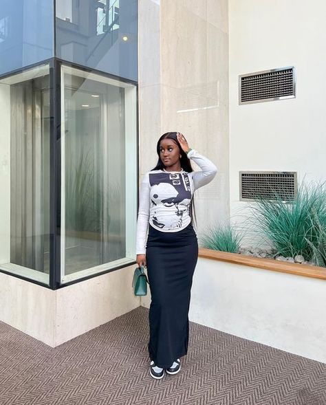 RACHEL B on Instagram: "skirts&sneakers" 2022 Skirts, Long Skirt Outfits Aesthetic, Pretty Poses, Jeans Men Fashion, Style Jupe, Girls Long Skirts, Skirt Outfits Aesthetic, Modest Girly Outfits, Black Skirt Outfits